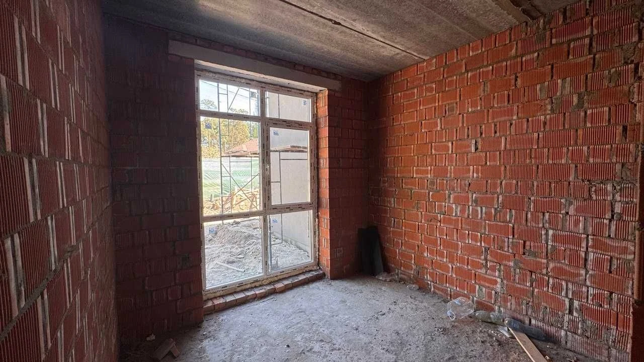 Таунхаус в чудовій локації Лісовій Бучі з центральними комун