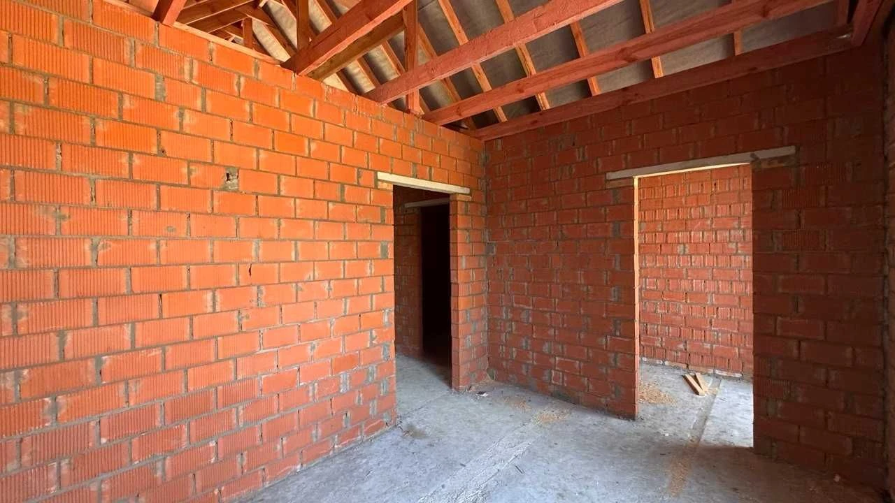 Таунхаус в чудовій локації Лісовій Бучі з центральними комун