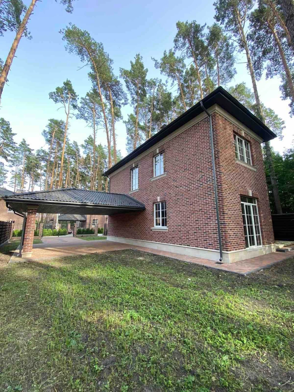 Англійський котедж найвищої якості у закритому містечку – 8