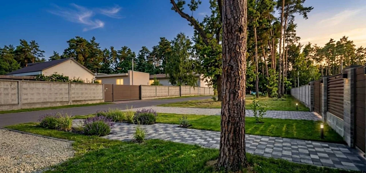 Від власника. Сучасний будинок 140 м2 в лісовій Бучі. Вокруг
