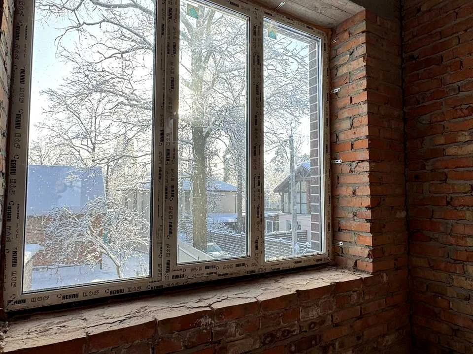 Будинок. Буча, Євгена Патона вул.