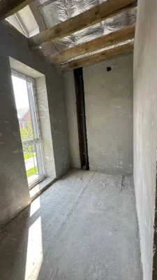 Таунхаус з підвалом в центрі міста.