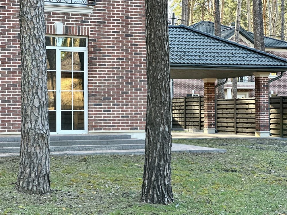 Купити будинок у лісовій Бучі у котеджному містечку
