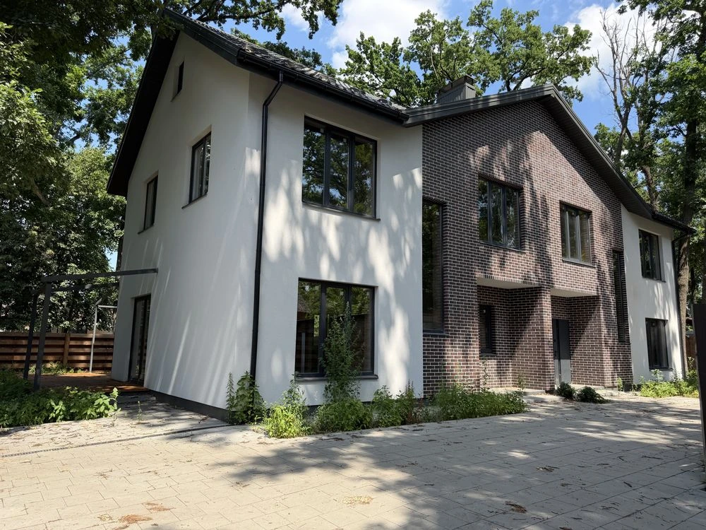 Продаж якісного цегляного дуплексу 120 м2 в центральній част