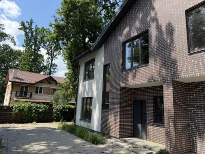 Продаж якісного цегляного дуплексу 120 м2 в центральній част