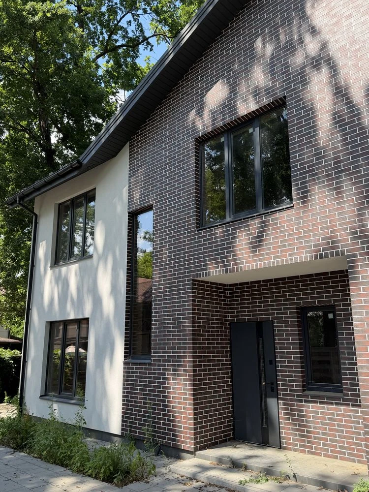 Продаж якісного цегляного дуплексу 120 м2 в центральній част
