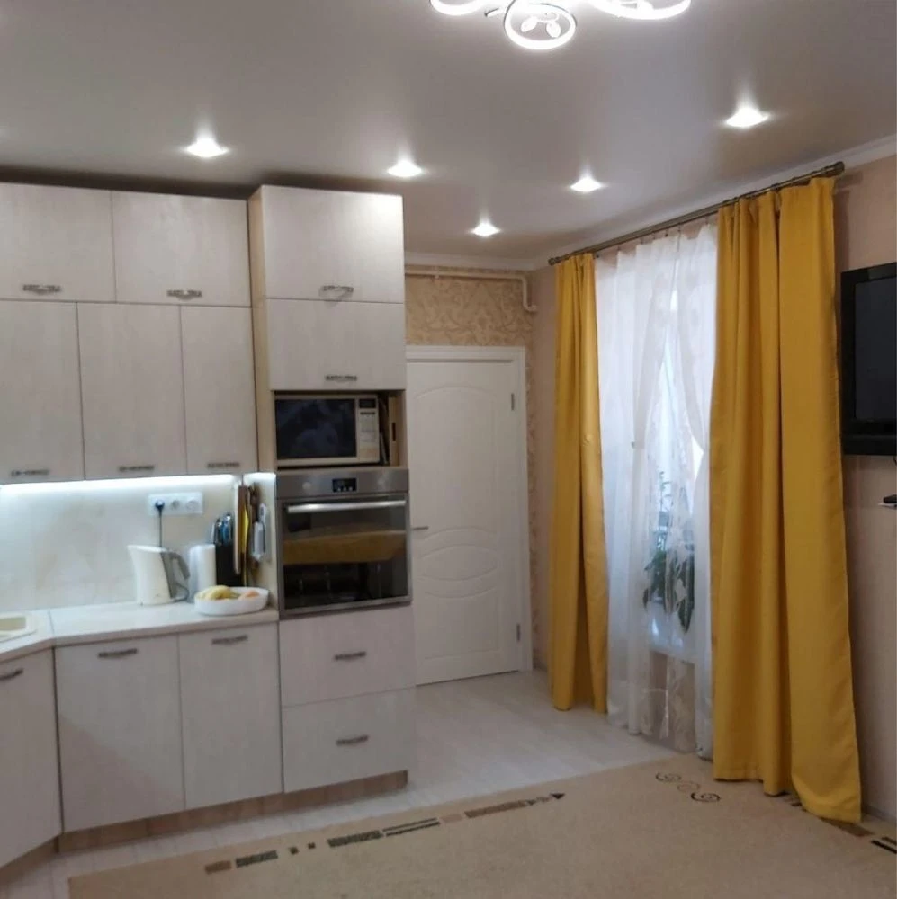 Продам таунхаус в центрі Бучі, поряд школа і садочок