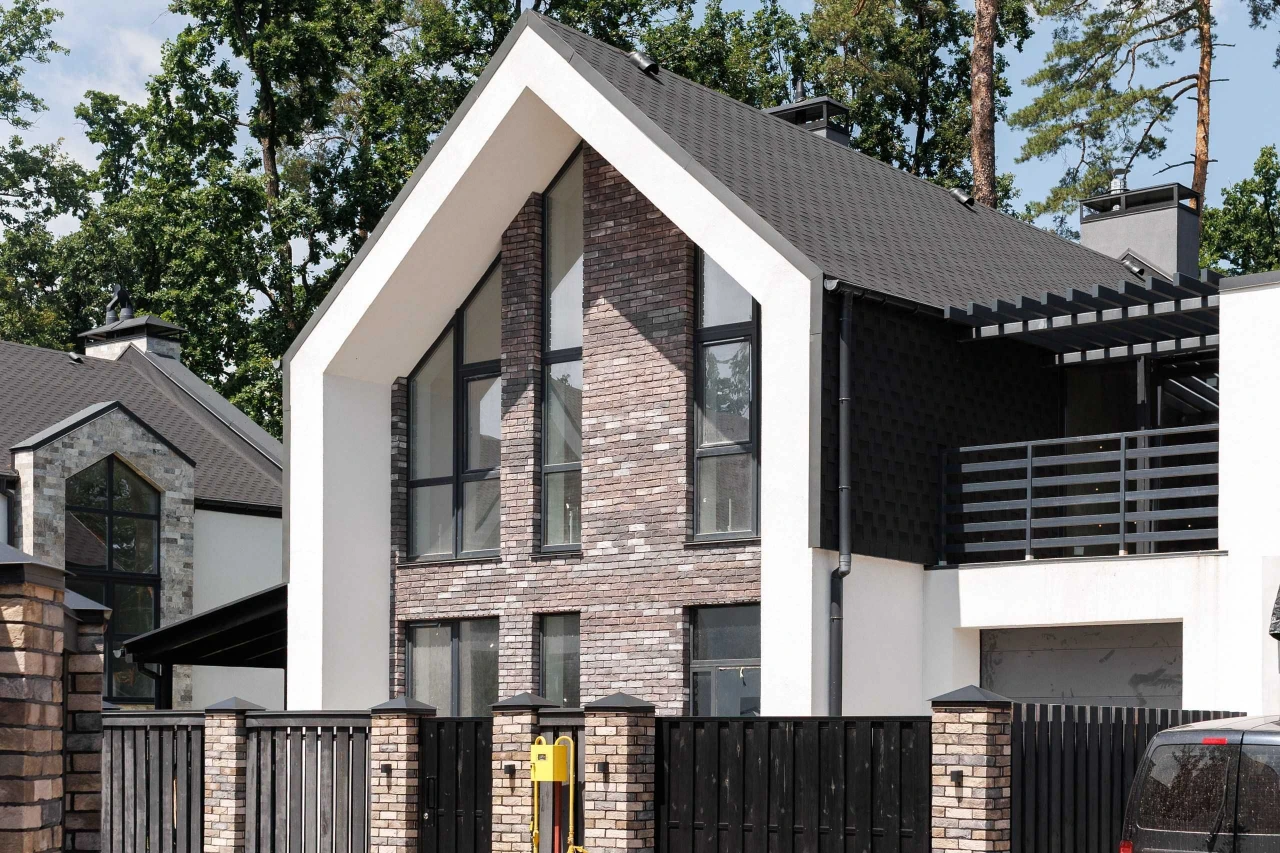 Терміновий ПРОДАЖ будинку з гаражем  в КМ "Park Residence 3"