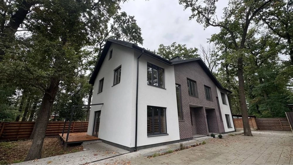 Дуплекс в центрі Бучі в соснах, з ГАЗОМ, РОЗТЕРМІНУВАННЯ. Пр
