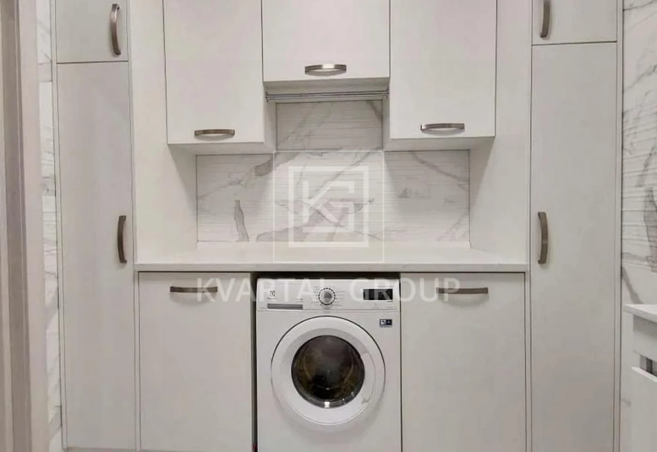 Продам сучасний будинок190м2 на 10 сот в Бучі.