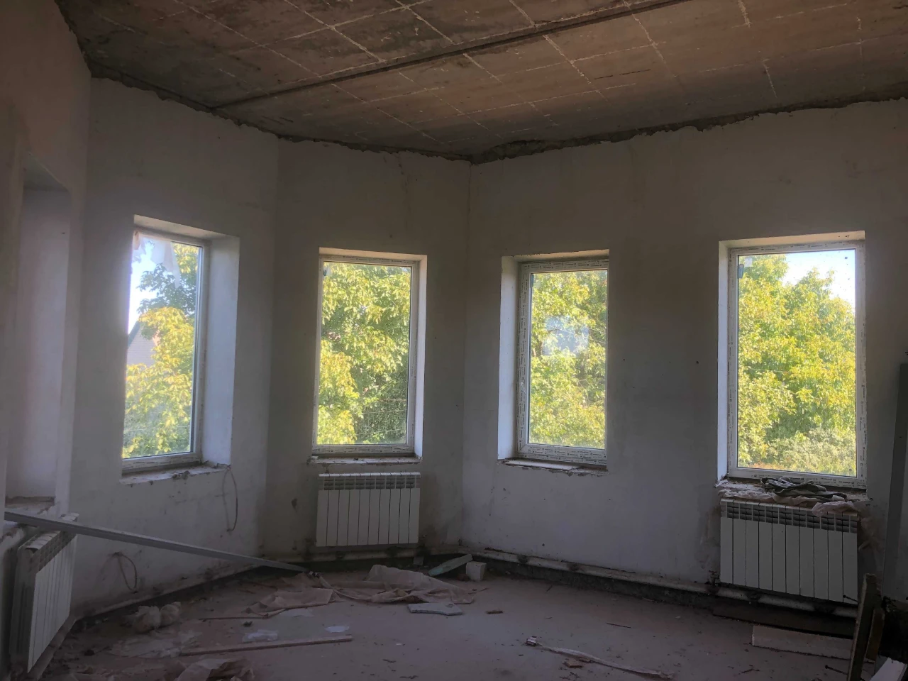 Коттедж в Люботине 3 этажа