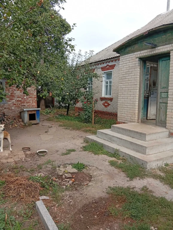 Люботин продам часть дома с газом