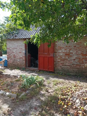 Люботин продам часть дома с газом