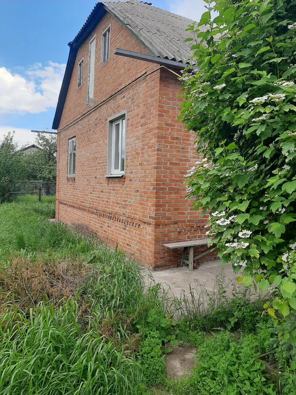 Продам домовладение в тихом центре Люботина