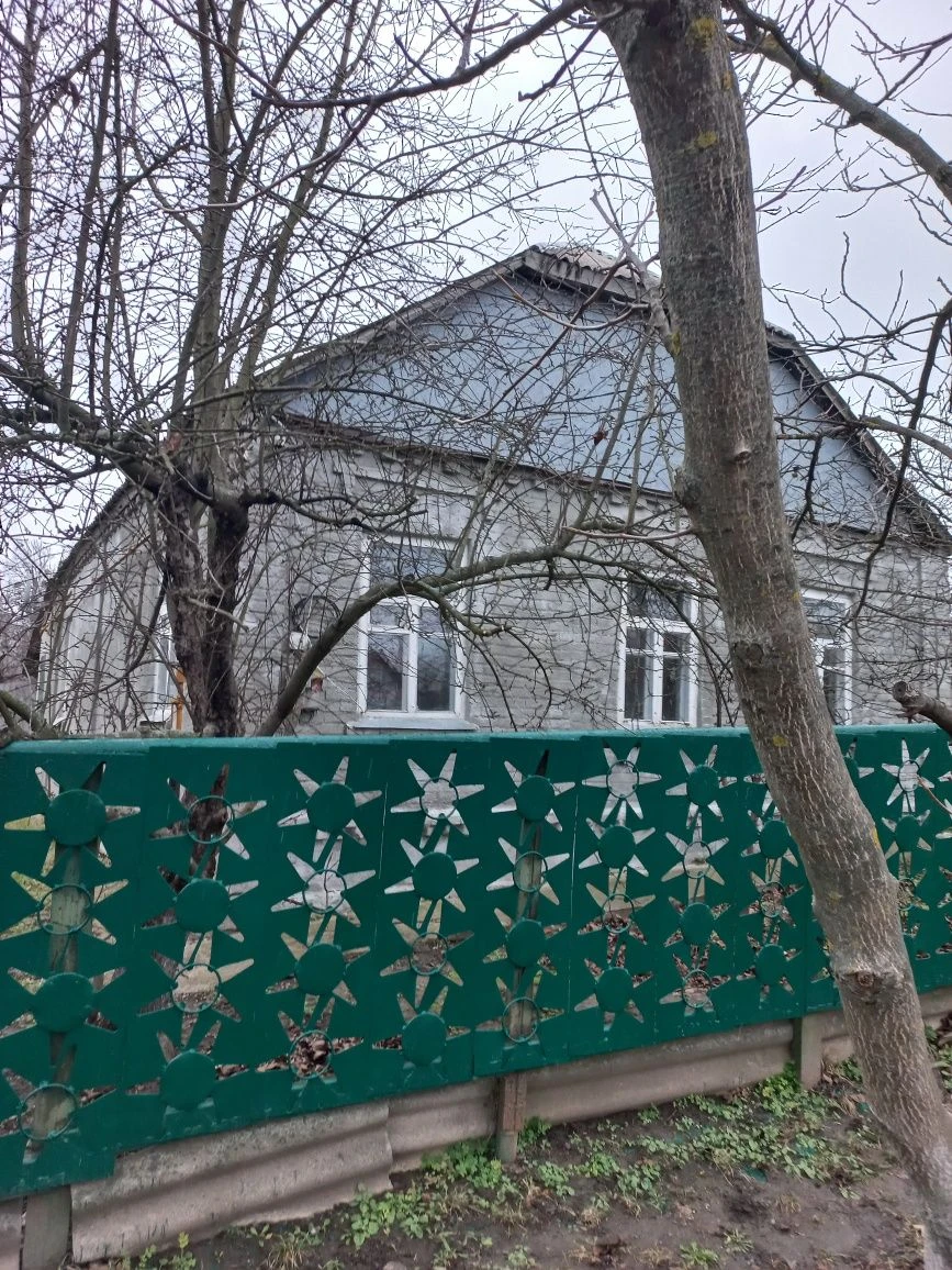 Продам кирпичный дом  65 кв.м с удобствами в Люботине