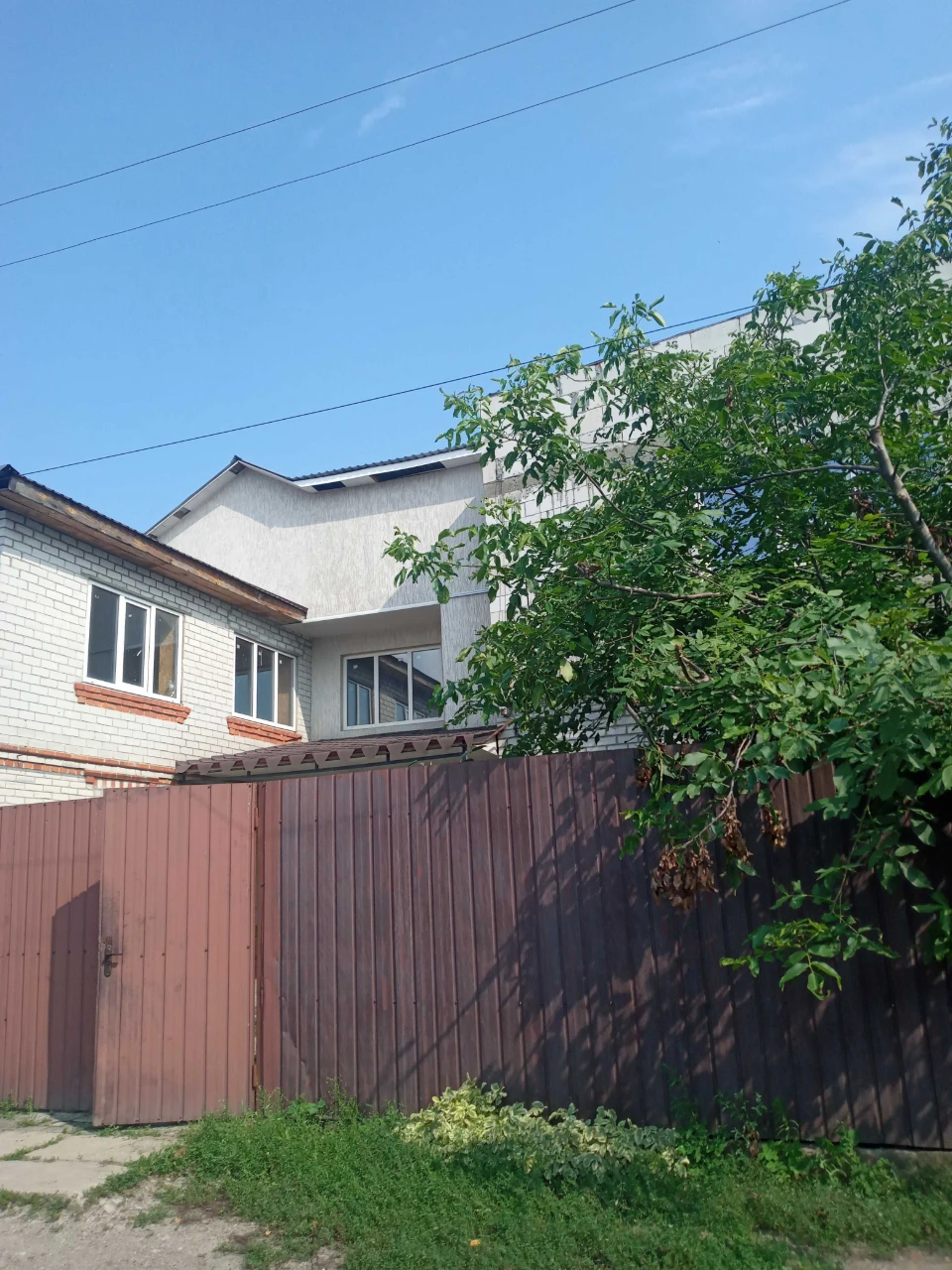 Продам в Люботине новострой в природном месте