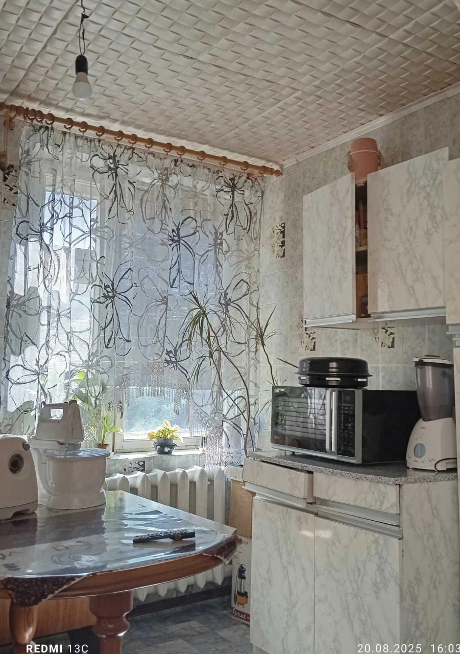 Продам гарний цегляний будинок в місті Люботин