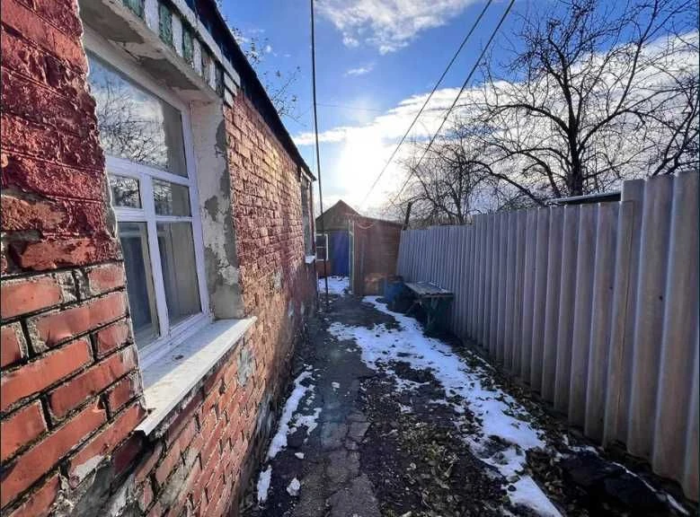 Будинок в Люботині 68м.кв. продам район (Коваленки)газ.вода!