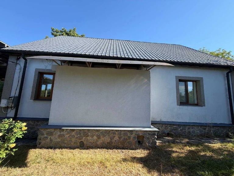 Продаж будинку в місті Люботин для родини Сертифікат