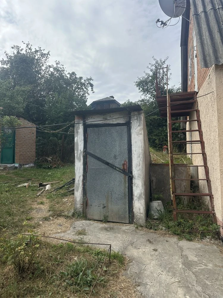 Продам будинок у Люботині