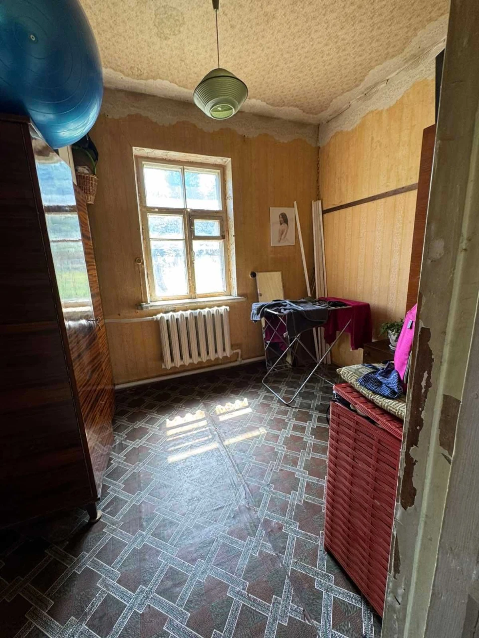 В центре Люботина продам рядом два дома  с участками по 10 с