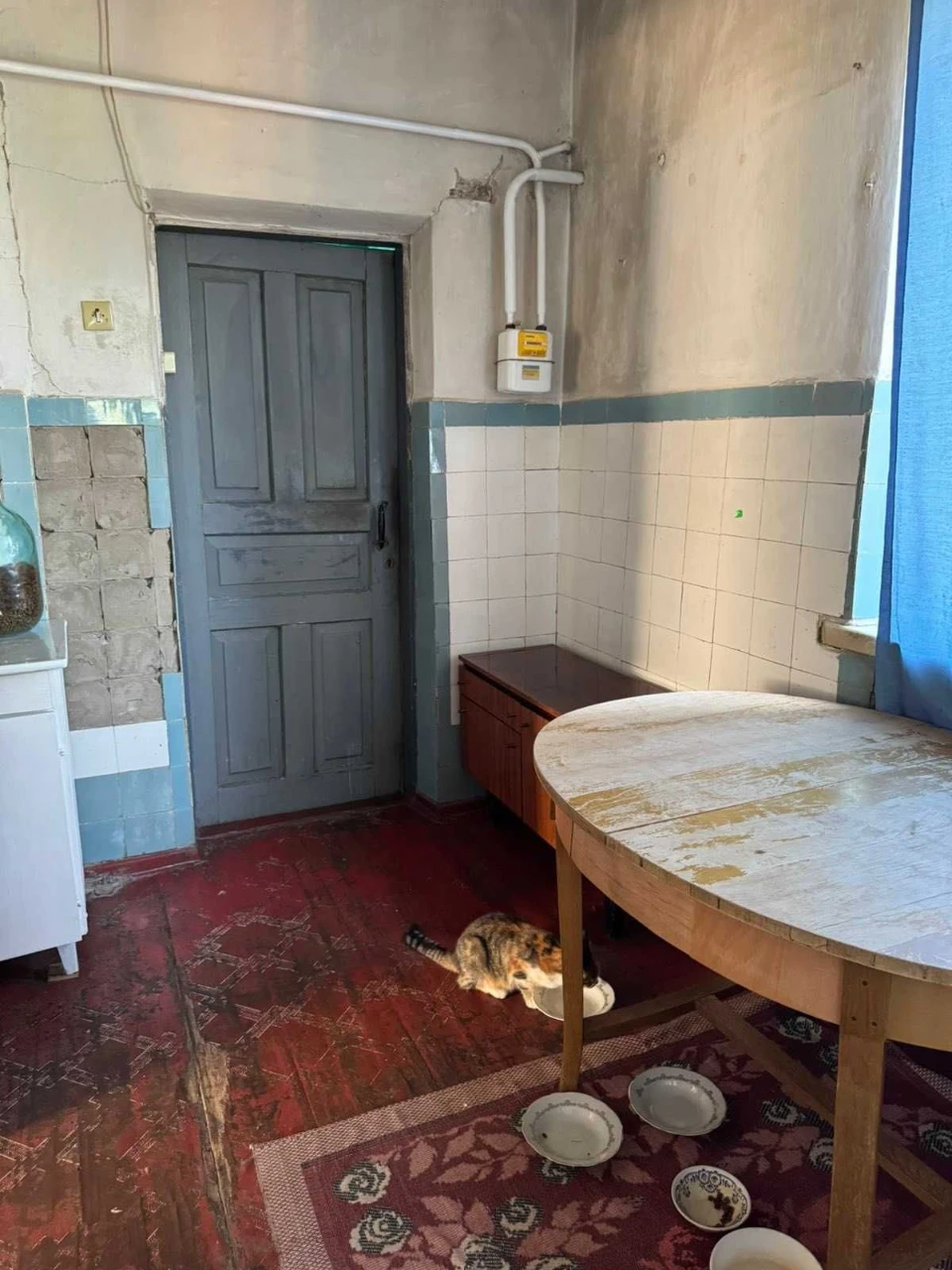 В центре Люботина продам рядом два дома  с участками по 10 с