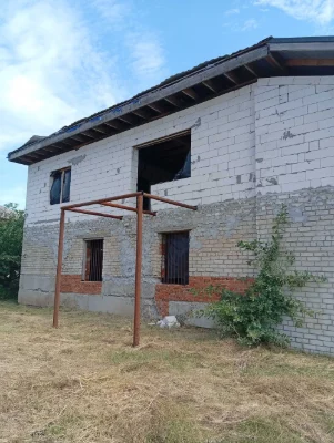 Продам в Люботине новострой