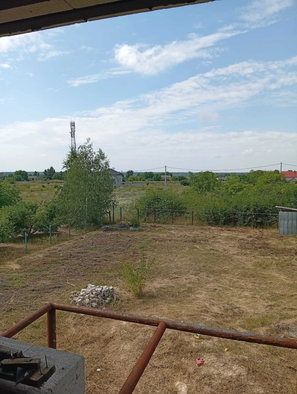 Продам в Люботине новострой