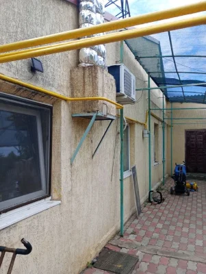 Продам часть дома 4-ком-62кв кухня 7кв сан/узел раздельный.