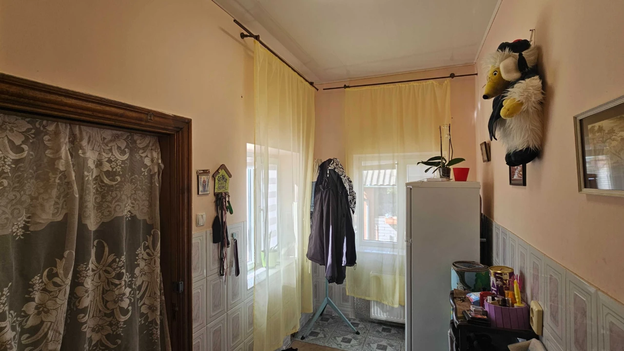 Неподалік від центру міста Березань, продаж будинку.
