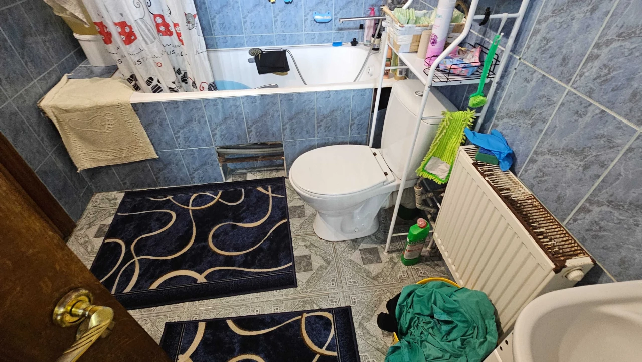 Неподалік від центру міста Березань, продаж будинку.