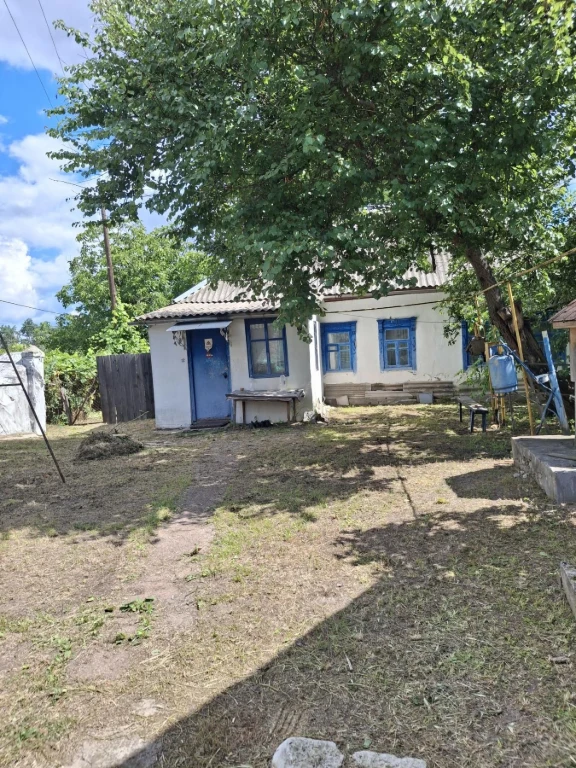 Терміново продається  будинок у селі