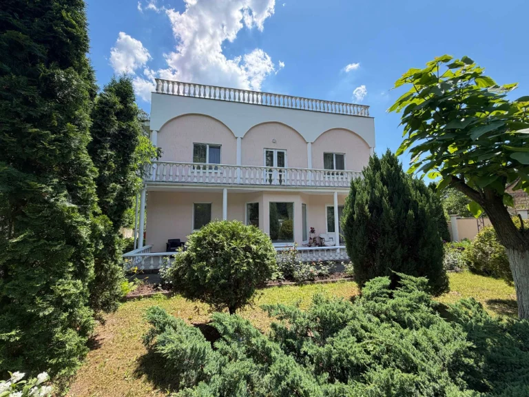 Будинок мрії в м. Березань 220 м2, ремонт, ставок, баня, ліс