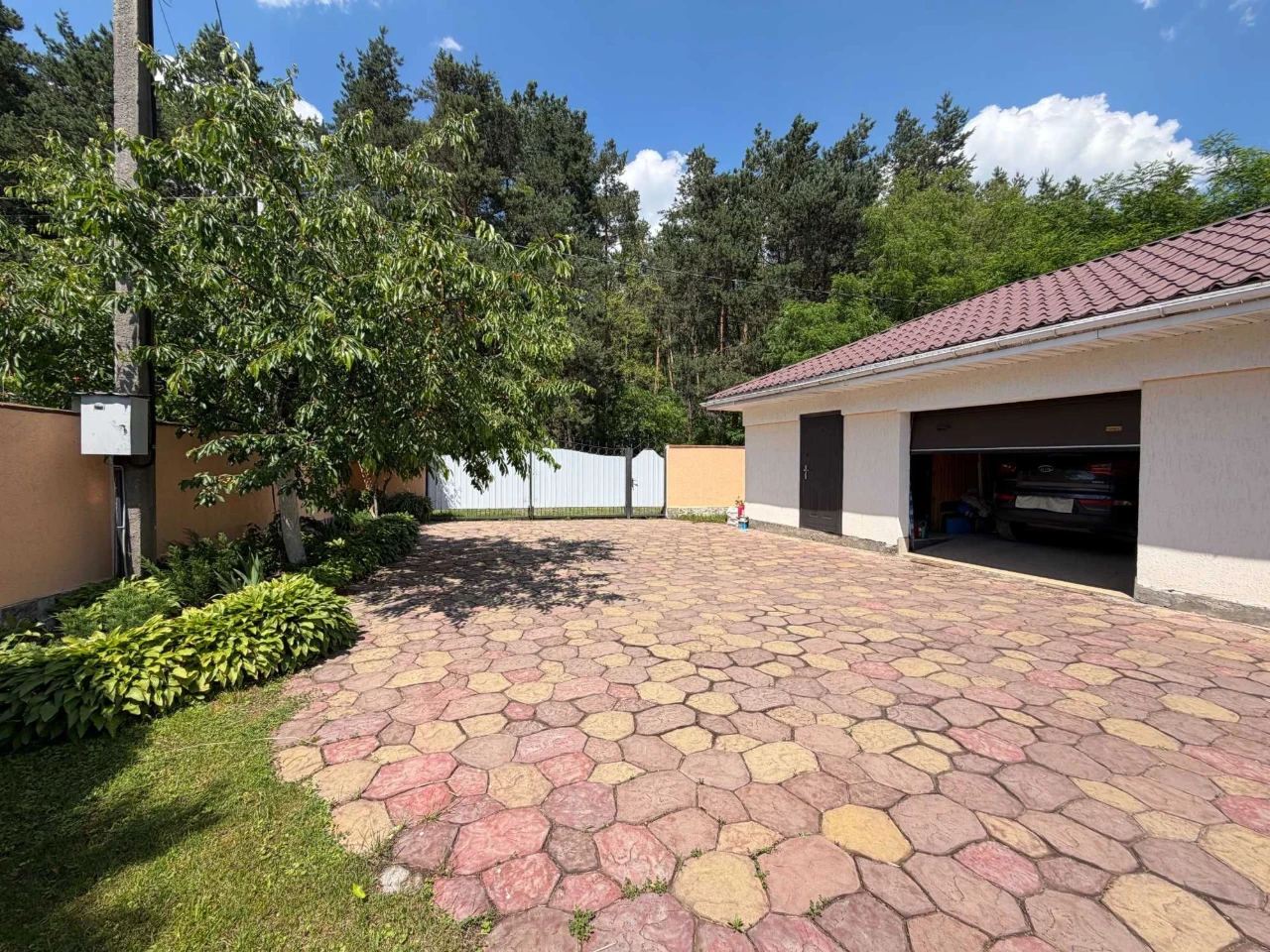 Будинок мрії в м. Березань 220 м2, ремонт, ставок, баня, ліс