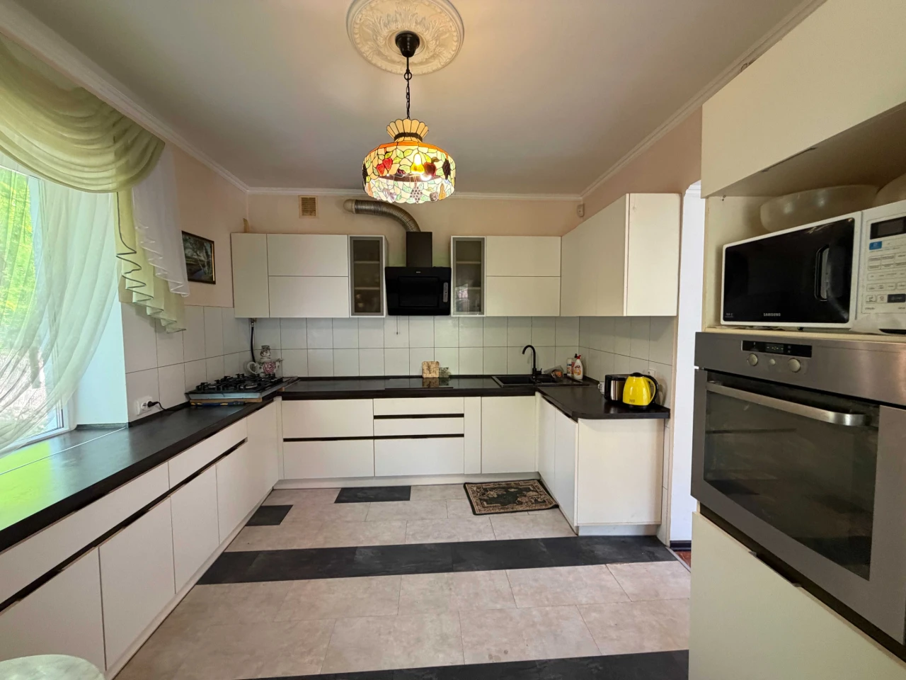 Будинок мрії в м. Березань 220 м2, ремонт, ставок, баня, ліс