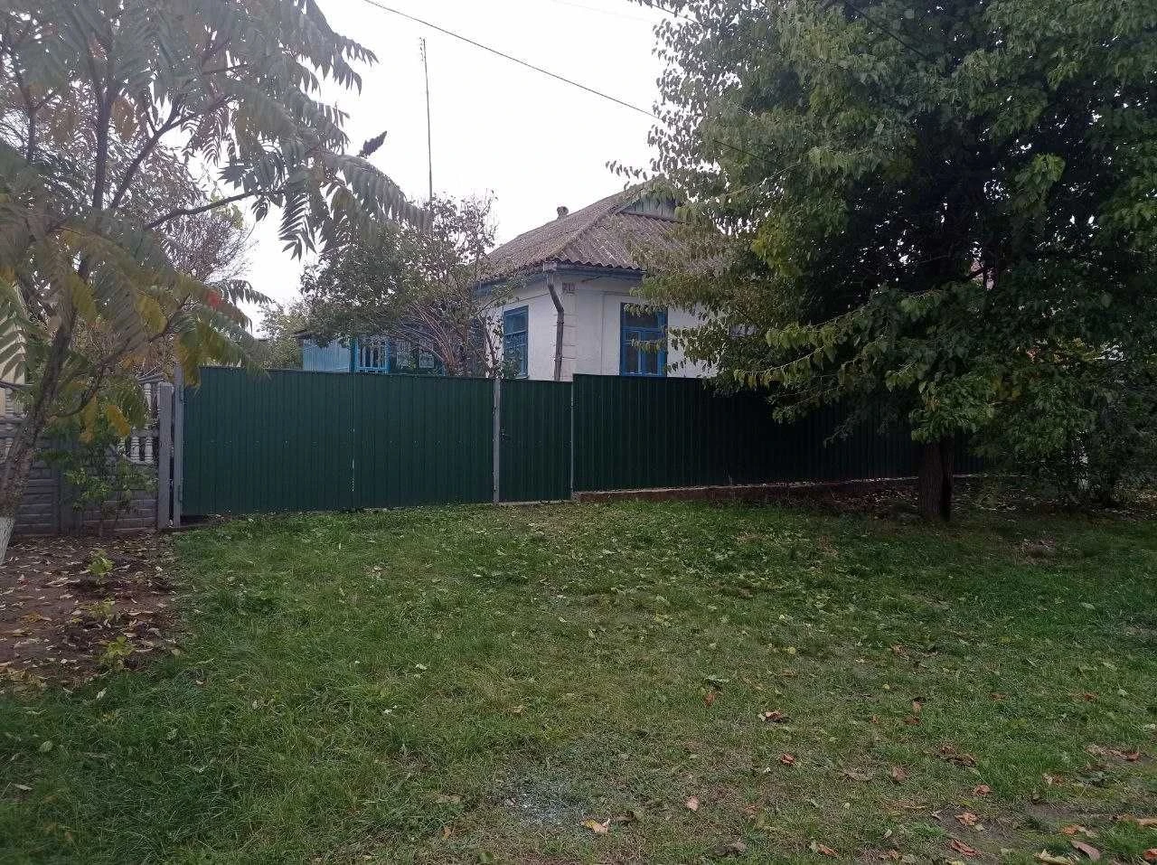 Будинок / ділянка 15 соток /м. Ладижин вул. Слобода