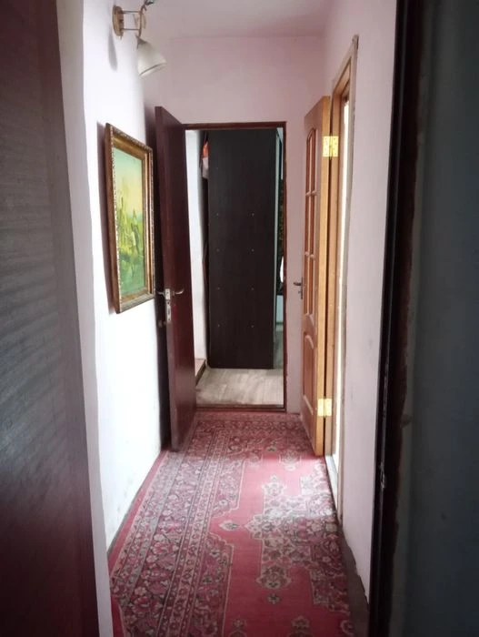 Продам часть дома 4-ком-62кв кухня 7кв сан/узел раздельный.