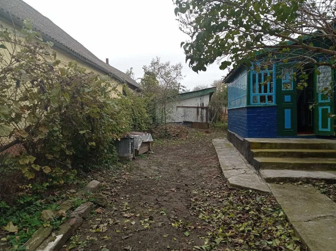 Будинок / ділянка 15 соток /м. Ладижин вул. Слобода