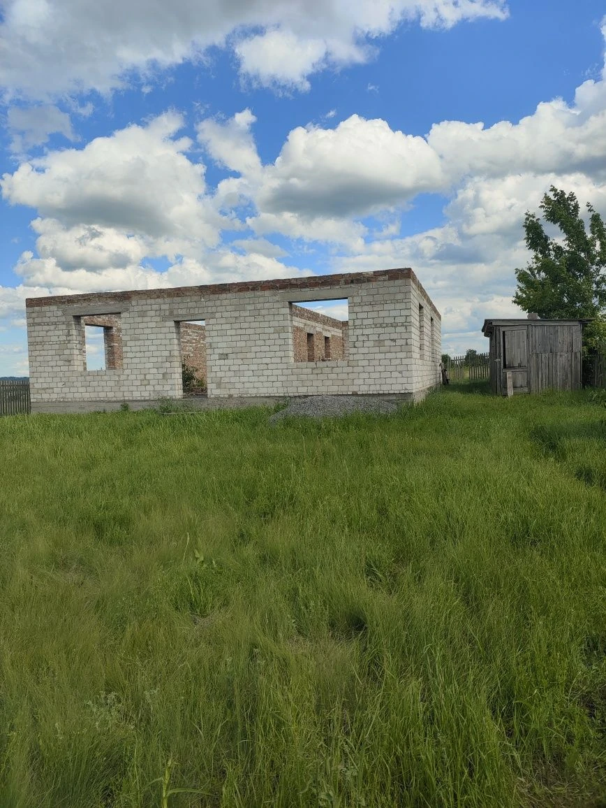 Терміново: Незавершене будівництво та земельна ділянка 10 со