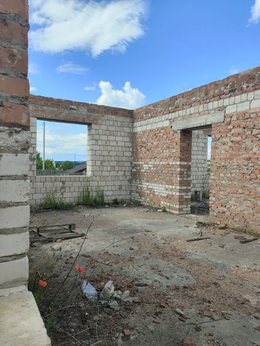 Терміново: Незавершене будівництво та земельна ділянка 10 со