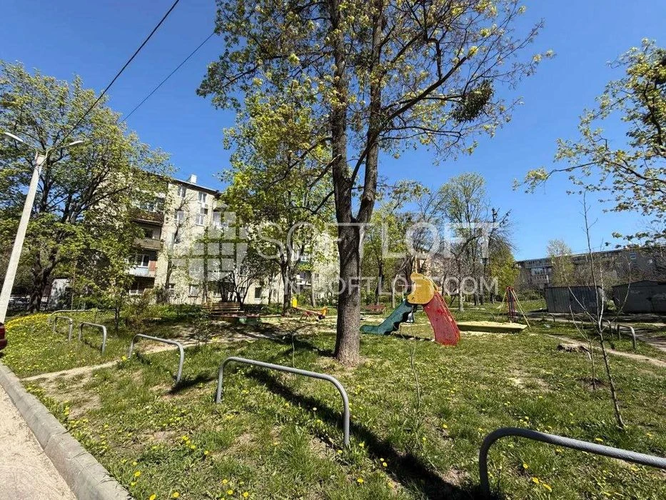 Two-bedroom apartment for sale, Pavlovo Pole, Botanichesky Sad metro station.