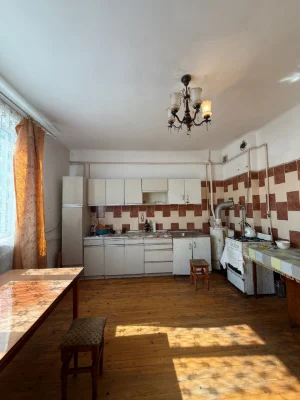 Продаж житлового будинку