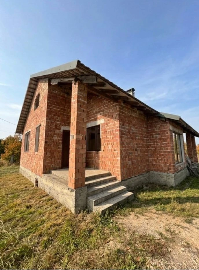 Продається житловий будинок біля м.Моршин
