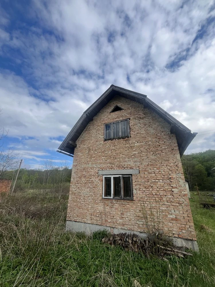 Продається садовий будиночок неподалік м.Моршин