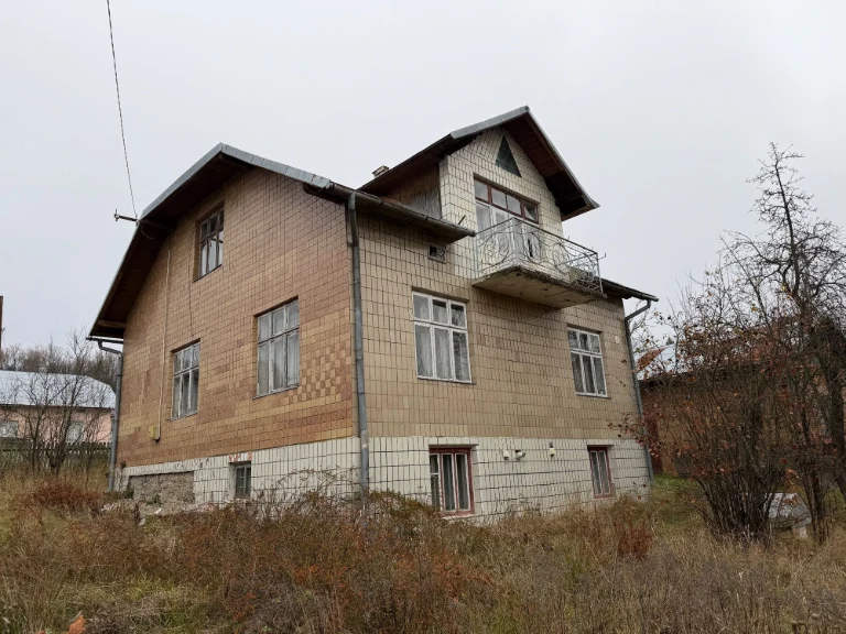 Продаж цегляного Будинку в передмісті Моршина