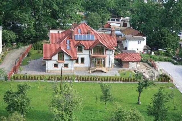 Продаж будинку в центрі Моршина