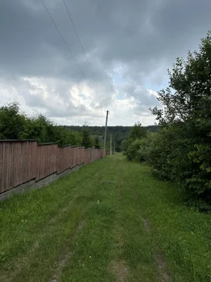 Продається дачний будинок і зем. ділянка поблизу  Моршина