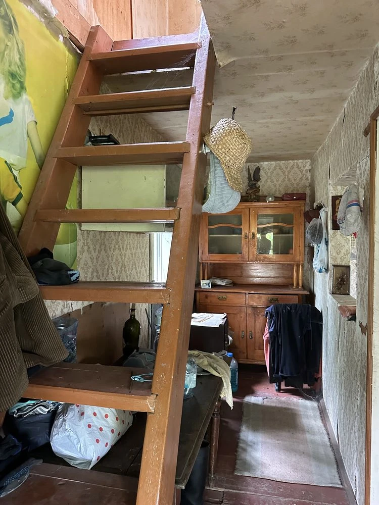 Продається дачний будинок і зем. ділянка поблизу  Моршина