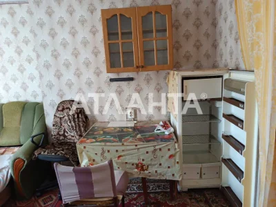 Комната 16 м. с видом на море. Плюс большая кладовка. Лузано