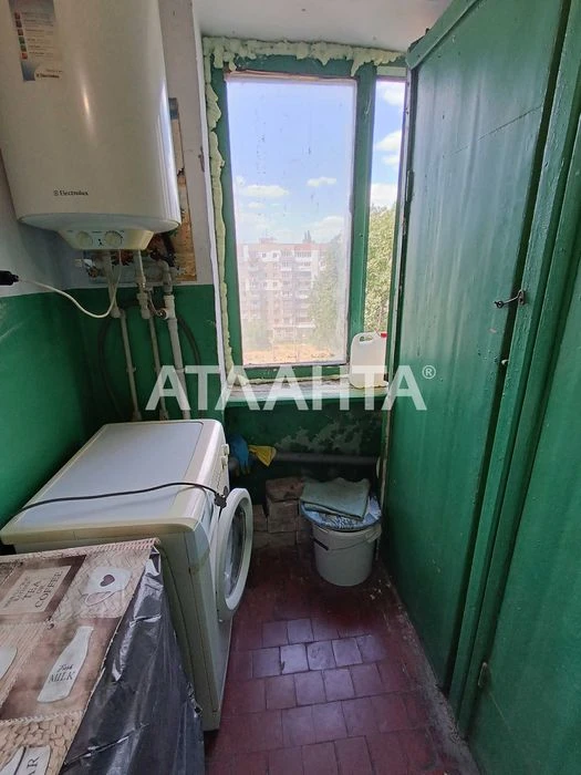 Комната 16 м. с видом на море. Плюс большая кладовка. Лузано